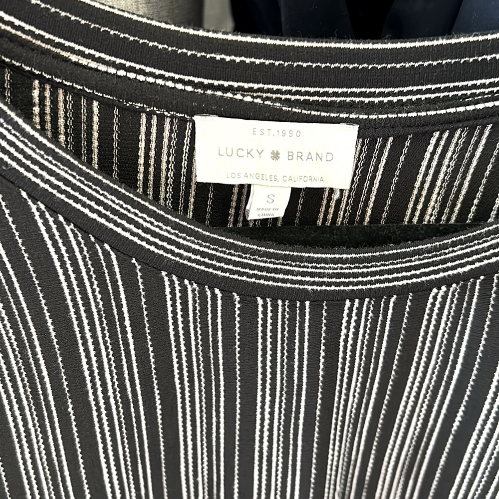 Lucky Brand blouse size small, never been worn